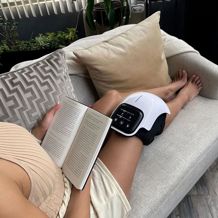 AuraFlow Knee Massager